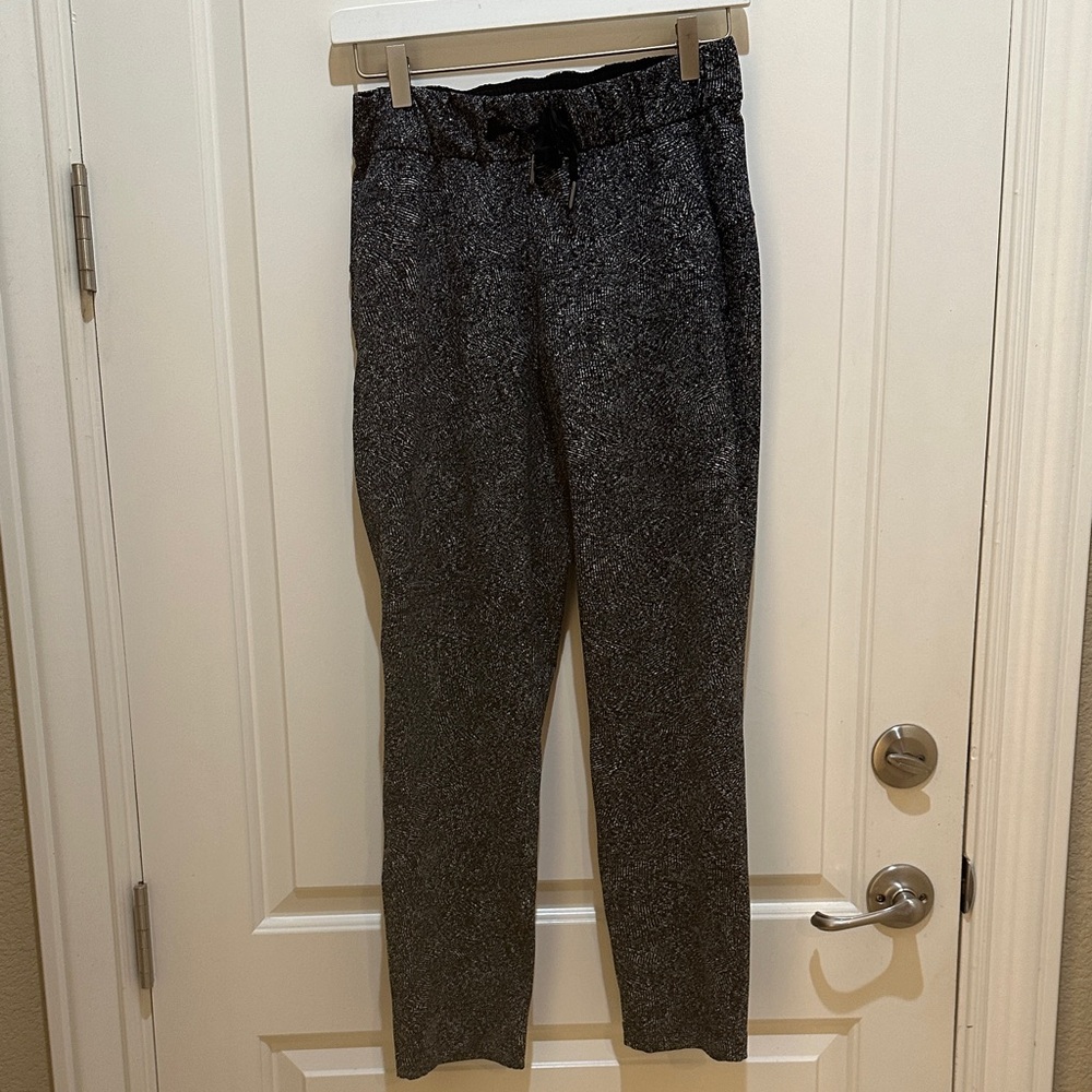 lululemon athletica Black Heather Cropped Jogger Pants